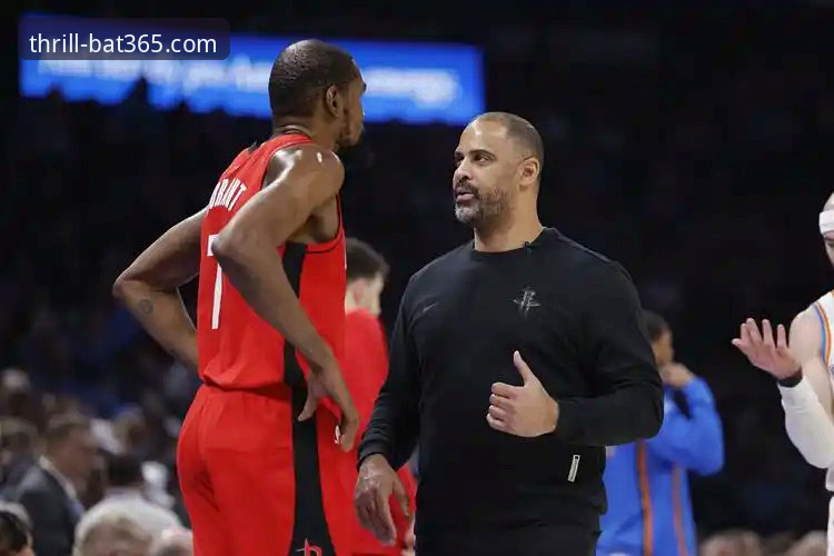 休斯敦火箭vs纽约尼克斯：主场大胜vs三连败，谁才是真正的赢家？